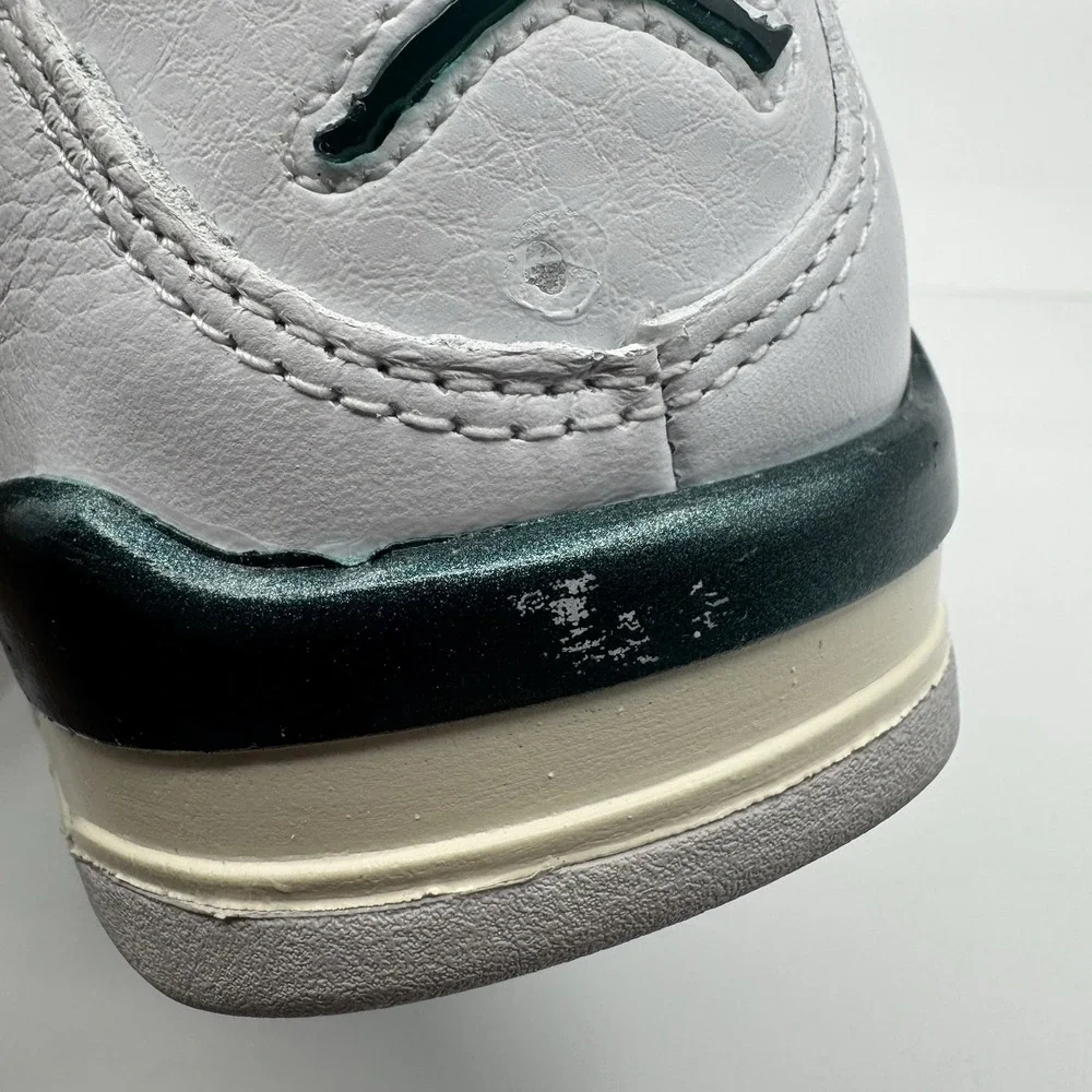 Brand New Nike Air Jordan IV 4 Retro Oxidized Green B-GRADE FQ8213-103 Size 4.5Y